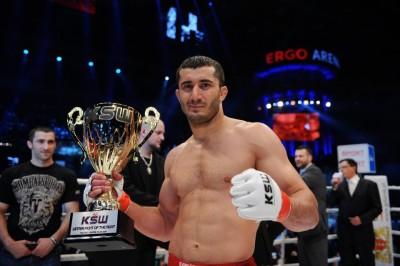 46.099b. 17,4 KB. Mamed Khalidov MMA... WYSOKIE WĘGLOWODANY TJ. OD 26.01% WZROSTU... GLUKOZA  NIENATURALNA... INDEKS  ŻYWIENIOWY TJ. IŻ  PRODUKTU....JPG